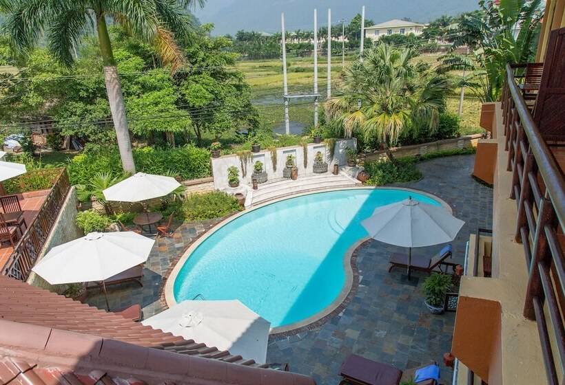 اتاق لوکس با چشم‌انداز استخر, Mai Chau Lodge