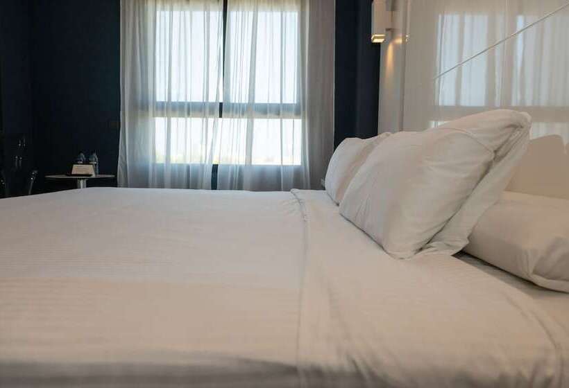 اتاق پرمیوم, Malaga Nostrum Airport