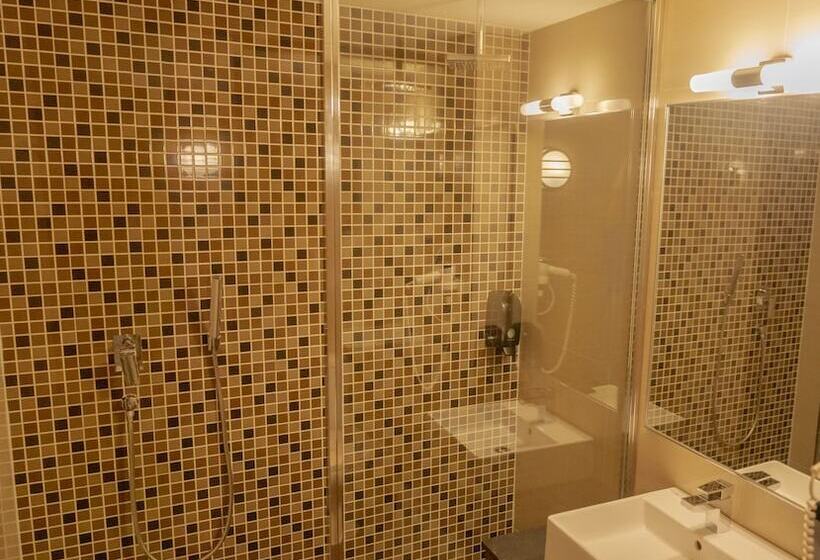 اتاق پرمیوم, Malaga Nostrum Airport