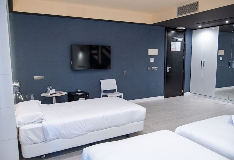 اتاق استاندارد برای معلولان, Malaga Nostrum Airport