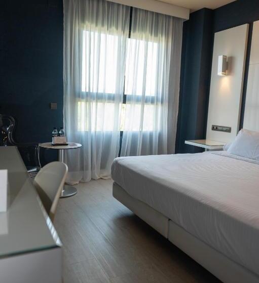 اتاق پرمیوم, Malaga Nostrum Airport