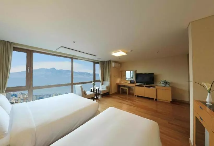 اتاق خانوادگی با چشم‌انداز کوه, Ocean Suites Jeju