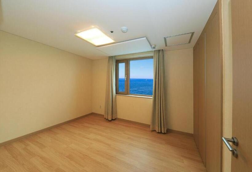 اتاق خانوادگی با چشم‌انداز دریا, Ocean Suites Jeju