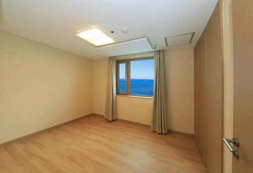 اتاق خانوادگی با چشم‌انداز دریا, Ocean Suites Jeju