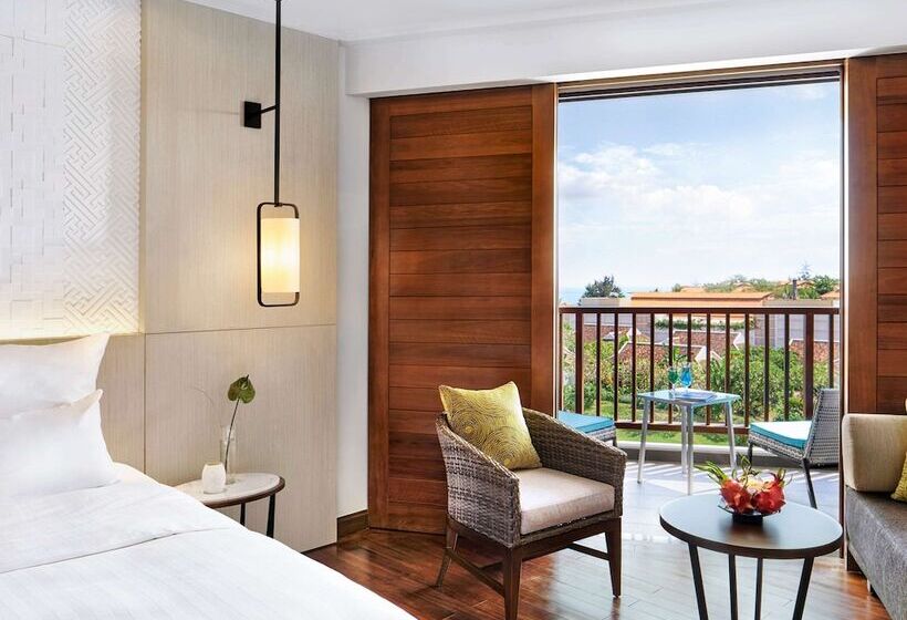 اتاق سوپریور با بالکن, Pullman Danang Beach Resort