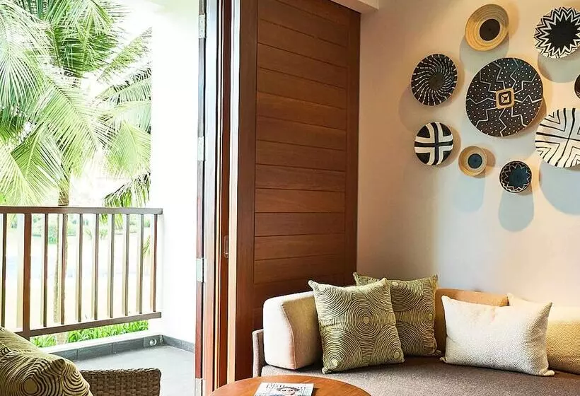Quarto Superior com Sacada, Pullman Danang Beach Resort
