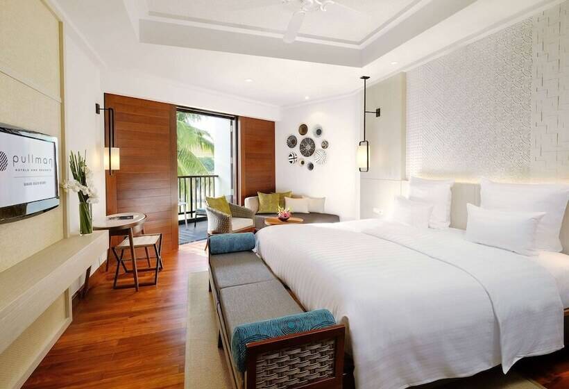 اتاق سوپریور با بالکن, Pullman Danang Beach Resort