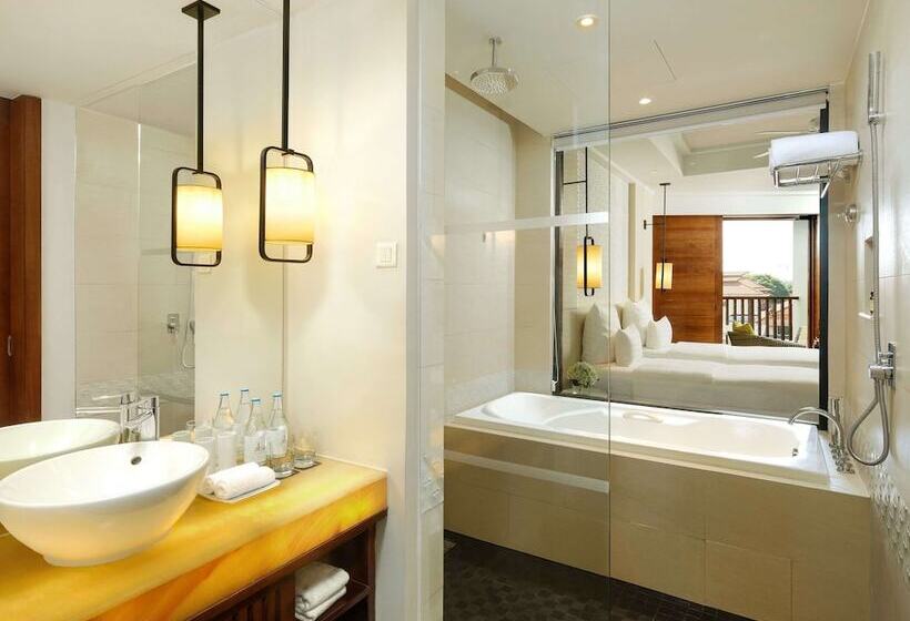 带阳台的高级房间, Pullman Danang Beach Resort