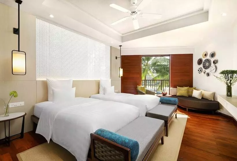 Quarto Superior com Sacada, Pullman Danang Beach Resort