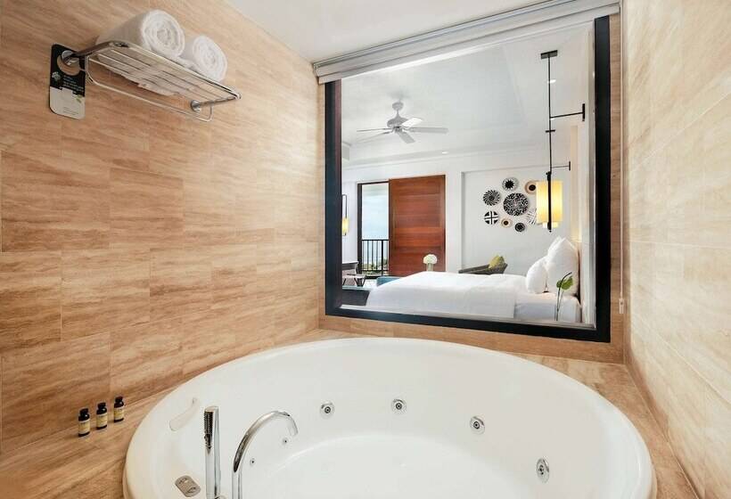 سوئیت پنت هاوس, Pullman Danang Beach Resort