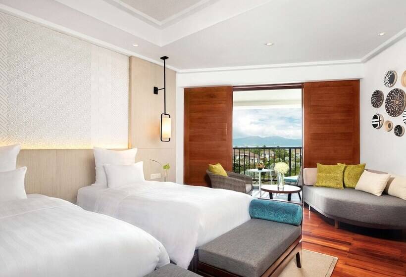 带观景的豪华间, Pullman Danang Beach Resort