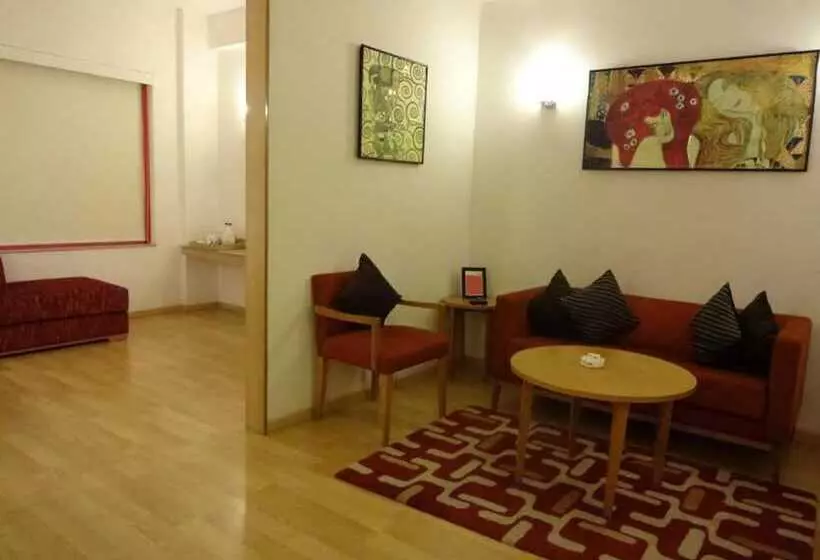 エクゼクティブスイート, Red Fox By Lemon Tree Hotels, Hyderabad