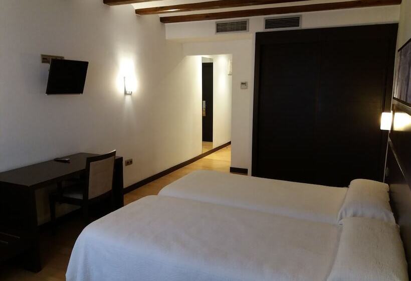 标准间, Rey Sancho