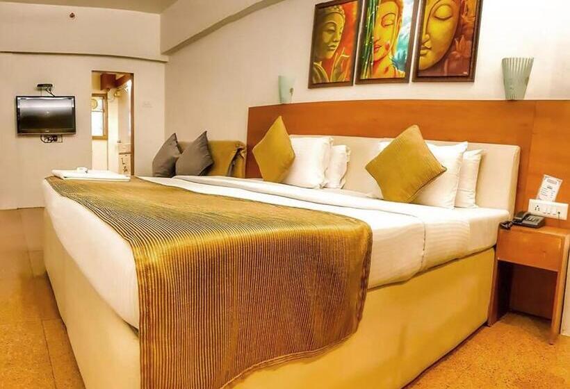 Superior Room, Samraj