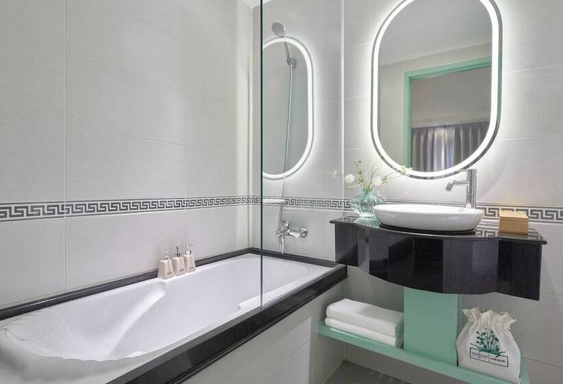 חדר דלוקס, Silverland Sil