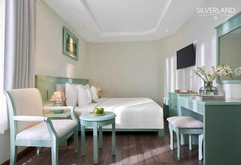 חדר דלוקס, Silverland Sil