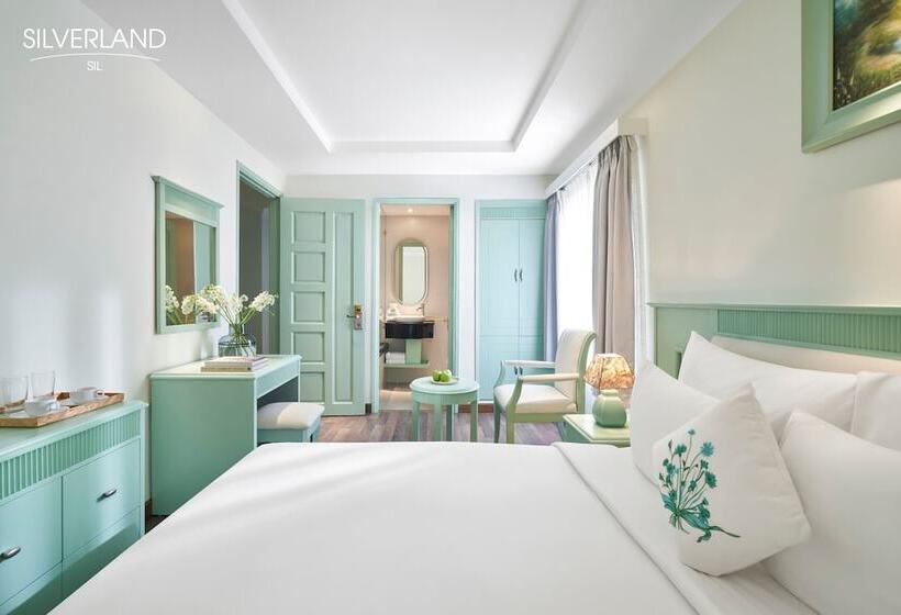 חדר דלוקס, Silverland Sil