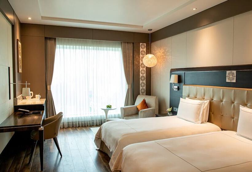 اتاق لوکس, Taj Hotel & Convention Centre, Agra