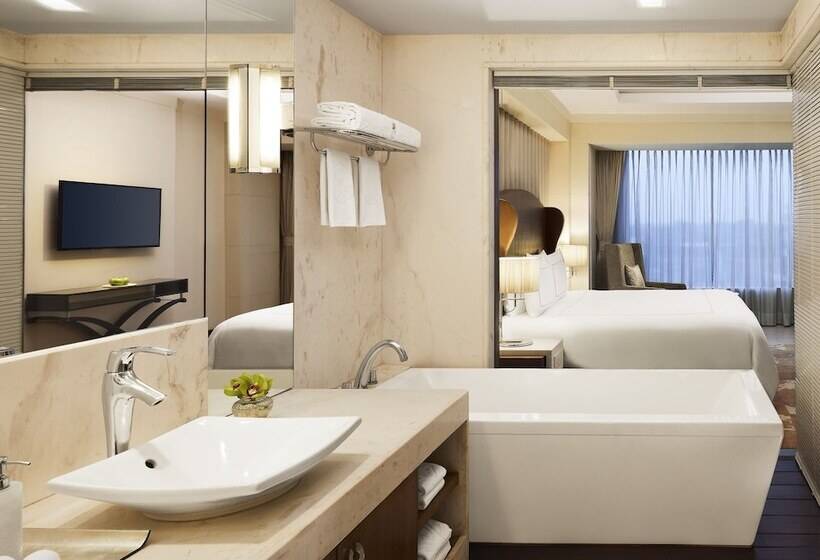 سوییت لوکس, Taj Hotel & Convention Centre, Agra