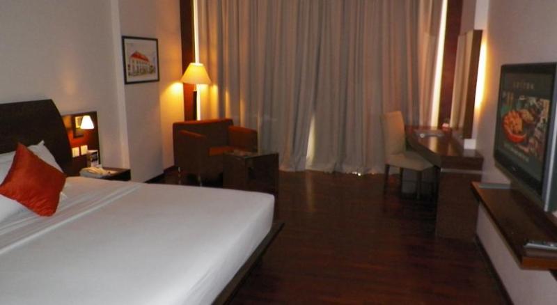 اتاق اجرایی, The Luxton Bandung