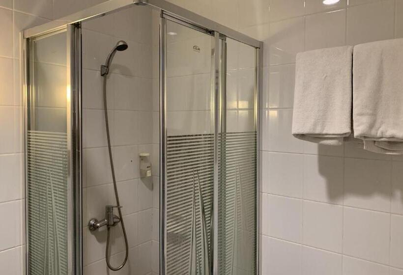 Люкс, Glodok Plaza