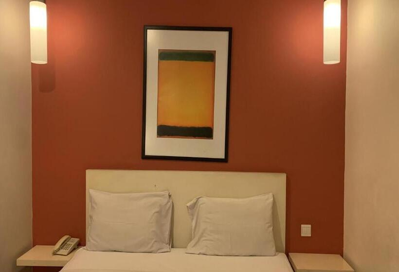 Номер Deluxe, Glodok Plaza