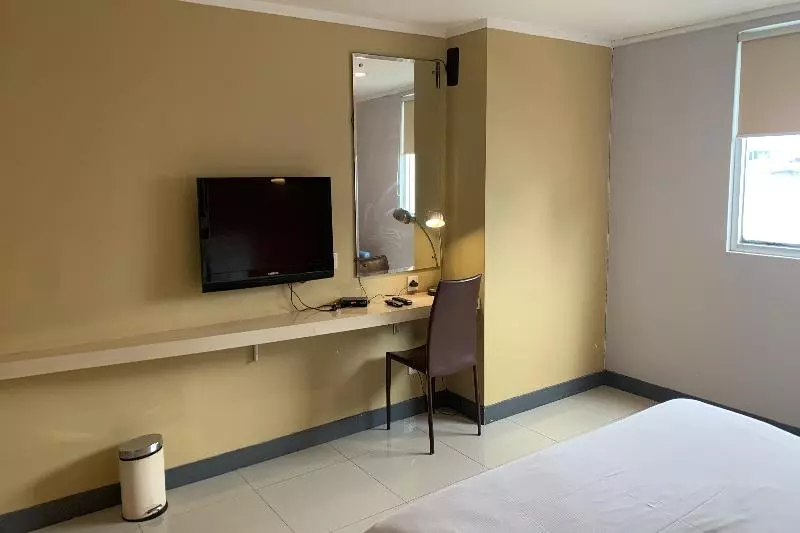 Suite, Glodok Plaza