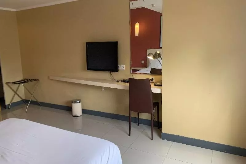 Suite, Glodok Plaza