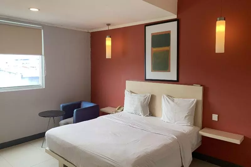 Suite, Glodok Plaza