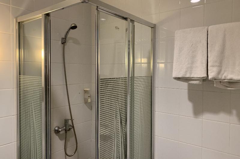 Люкс, Glodok Plaza