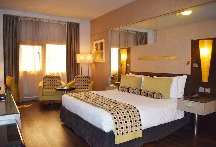 Номер Deluxe, Time Grand Plaza Hotel, Dubai Airport