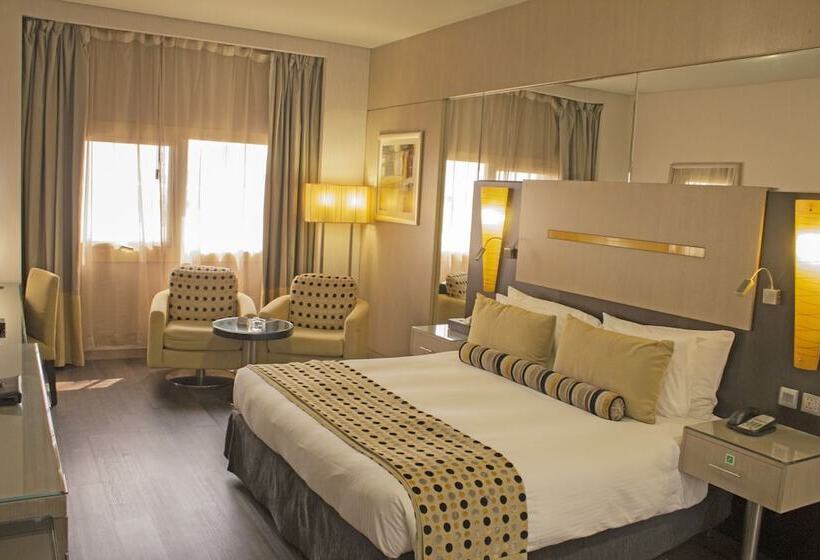 Номер Executive, Time Grand Plaza Hotel, Dubai Airport