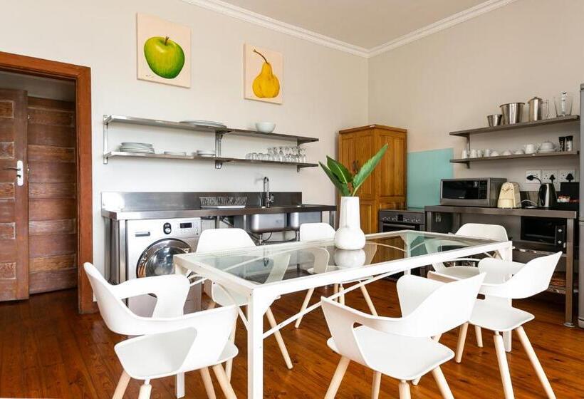 דירת שלושה חדרים, Camps Bay Village   Studios And Apartments