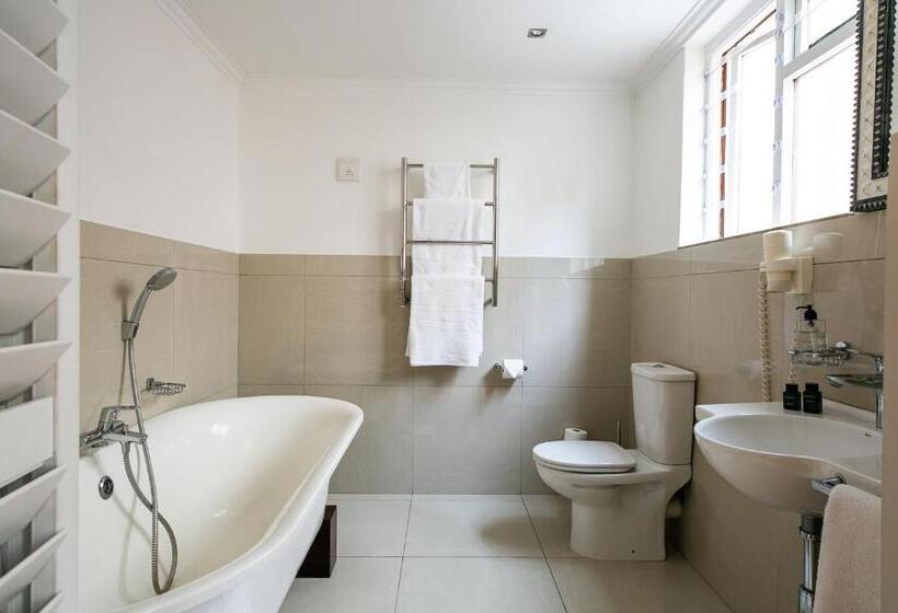 Апартаменты 3 Спальни, Camps Bay Village   Studios And Apartments