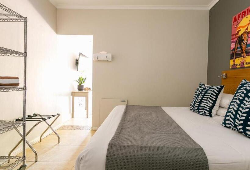 Студио Стандарт Вид на Бассейн, Camps Bay Village   Studios And Apartments