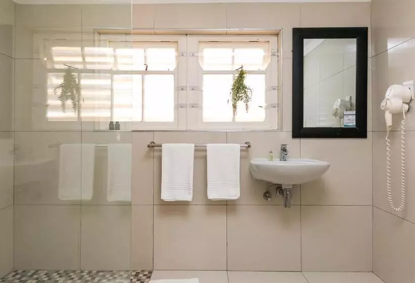 プールビュースタンダードステューディオ, Camps Bay Village   Studios And Apartments