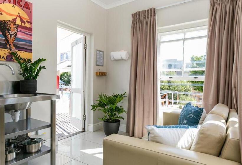 Студио Стандарт Вид на Бассейн, Camps Bay Village   Studios And Apartments