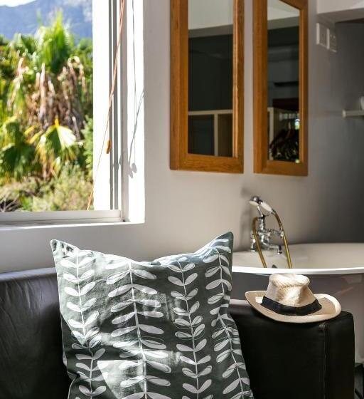 סטודיו סופריור, Camps Bay Village   Studios And Apartments