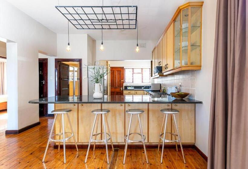 Апартаменты 1 Спальня Нижний Этаж, Camps Bay Village   Studios And Apartments