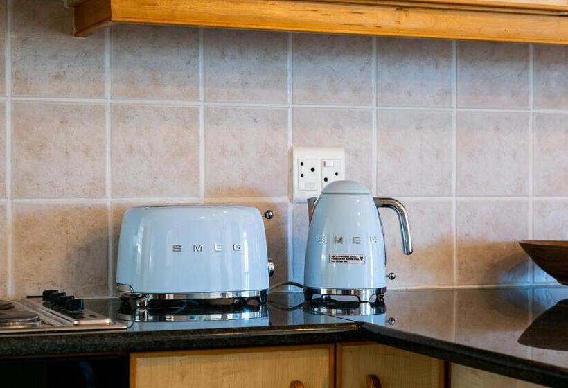 דירת חדר בקומת קרקע, Camps Bay Village   Studios And Apartments