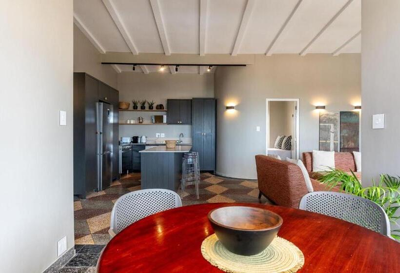 דירת חדר נוף לים, Camps Bay Village   Studios And Apartments