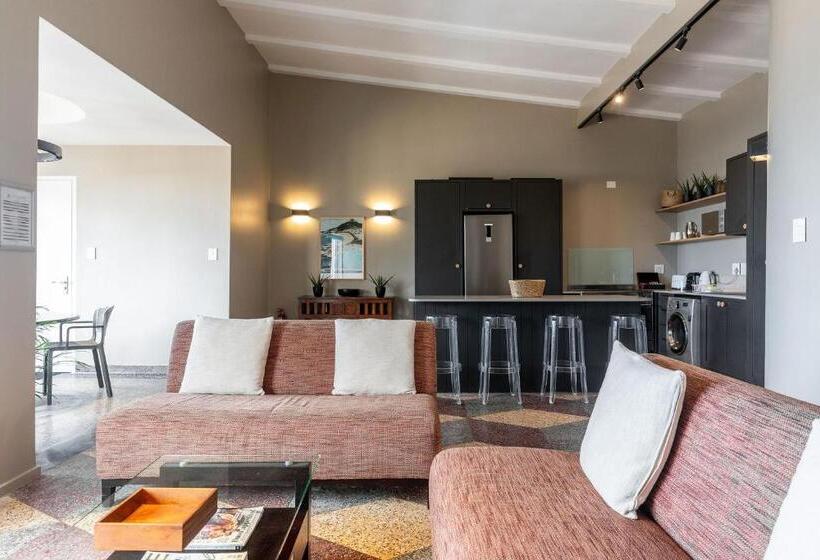 דירת חדר נוף לים, Camps Bay Village   Studios And Apartments