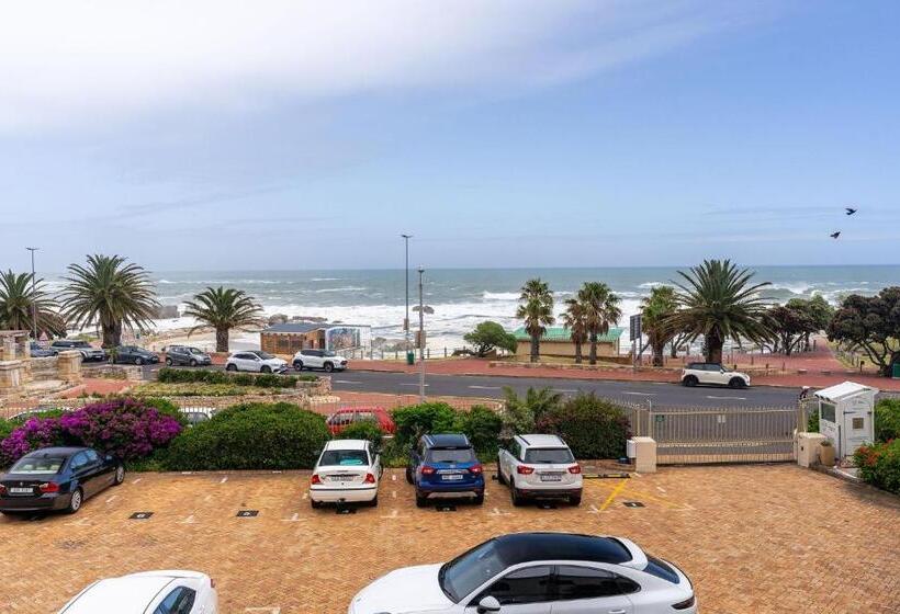 דירת חדר נוף לים, Camps Bay Village   Studios And Apartments