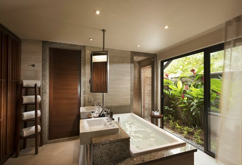 ジュニアスイート, Constance Ephelia