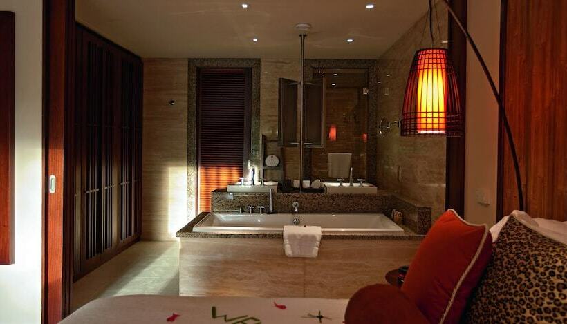 シニアスイート, Constance Ephelia