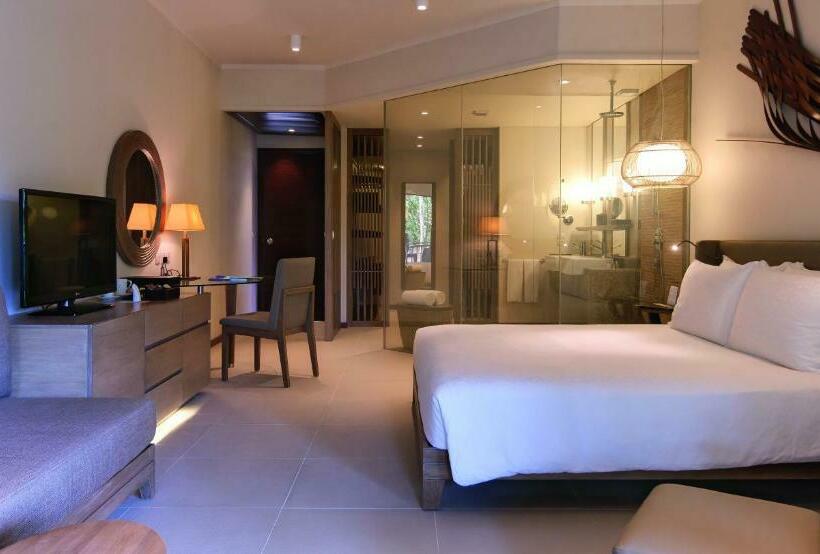 ガーデンビュースタンダードルーム, Constance Ephelia