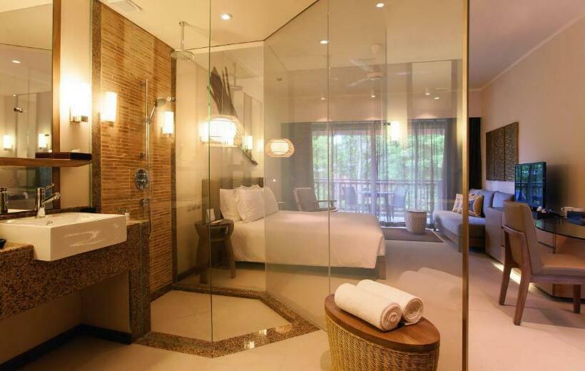 ガーデンビュースタンダードルーム, Constance Ephelia