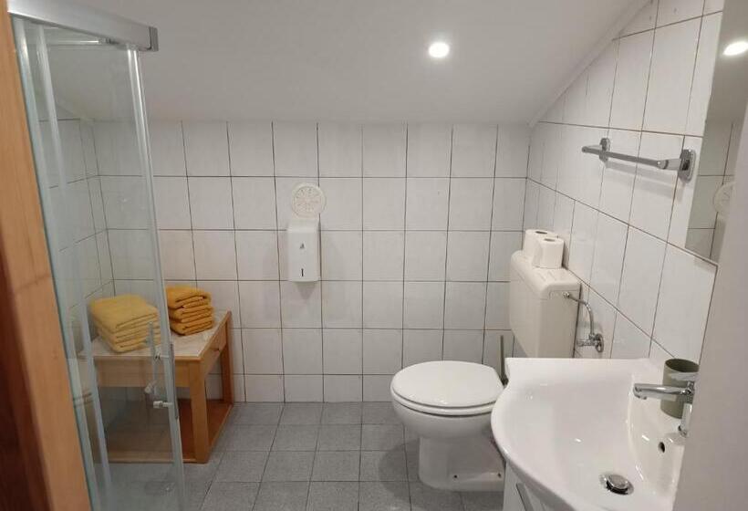 2 Bedroom Apartment Garden View, Apartmaji Hodak