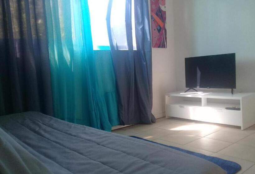 اتاق استاندارد سه تخته با بالکن, Location Bas De Maison