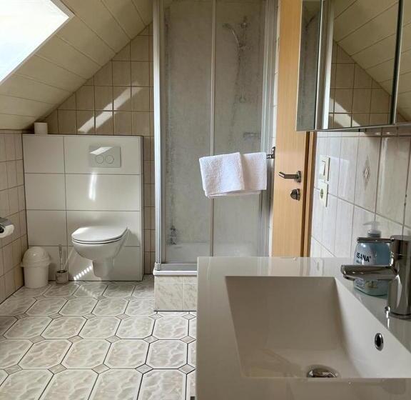 经济型三人房间, Altes Gasthaus Leuna Pension